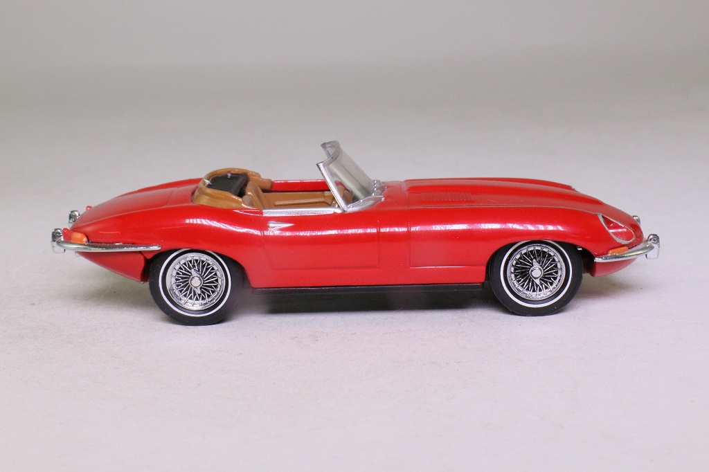 Matchbox Collectibles DYB02; 1967 Jaguar E-Type Roadster